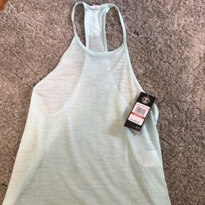 NWT UNDER ARMOUR LOOSE FIT